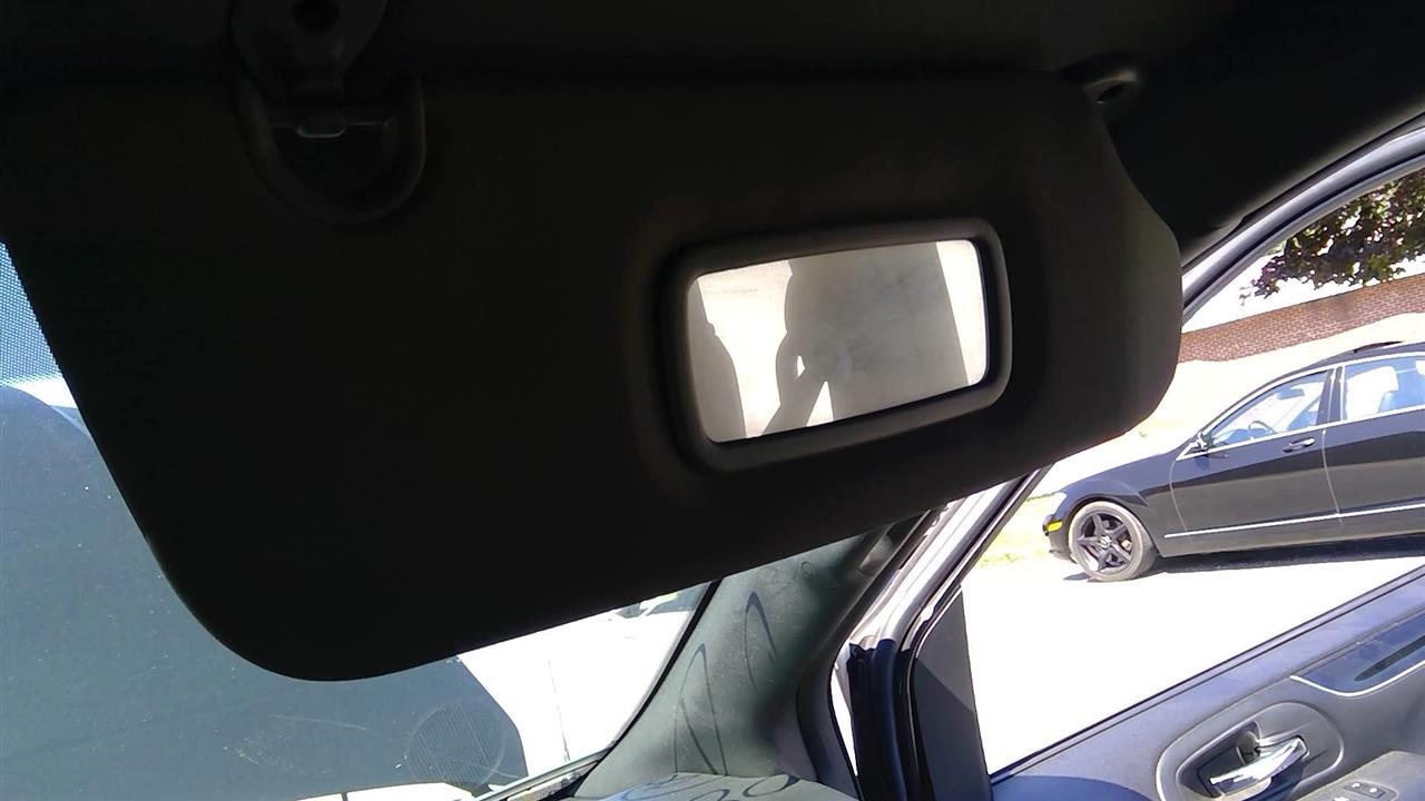 DODGE CARAVAN 2011-2020 w/o illumination R. Sun Visor