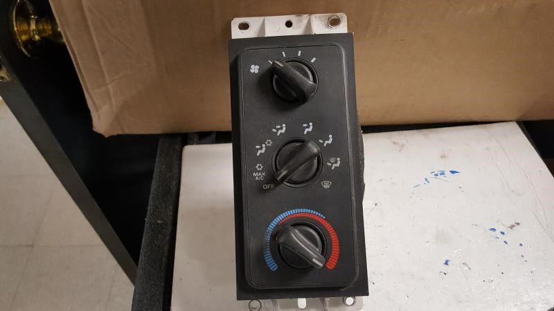 1998 DODGE DAKOTA  97-98 W/AC Temperature Control